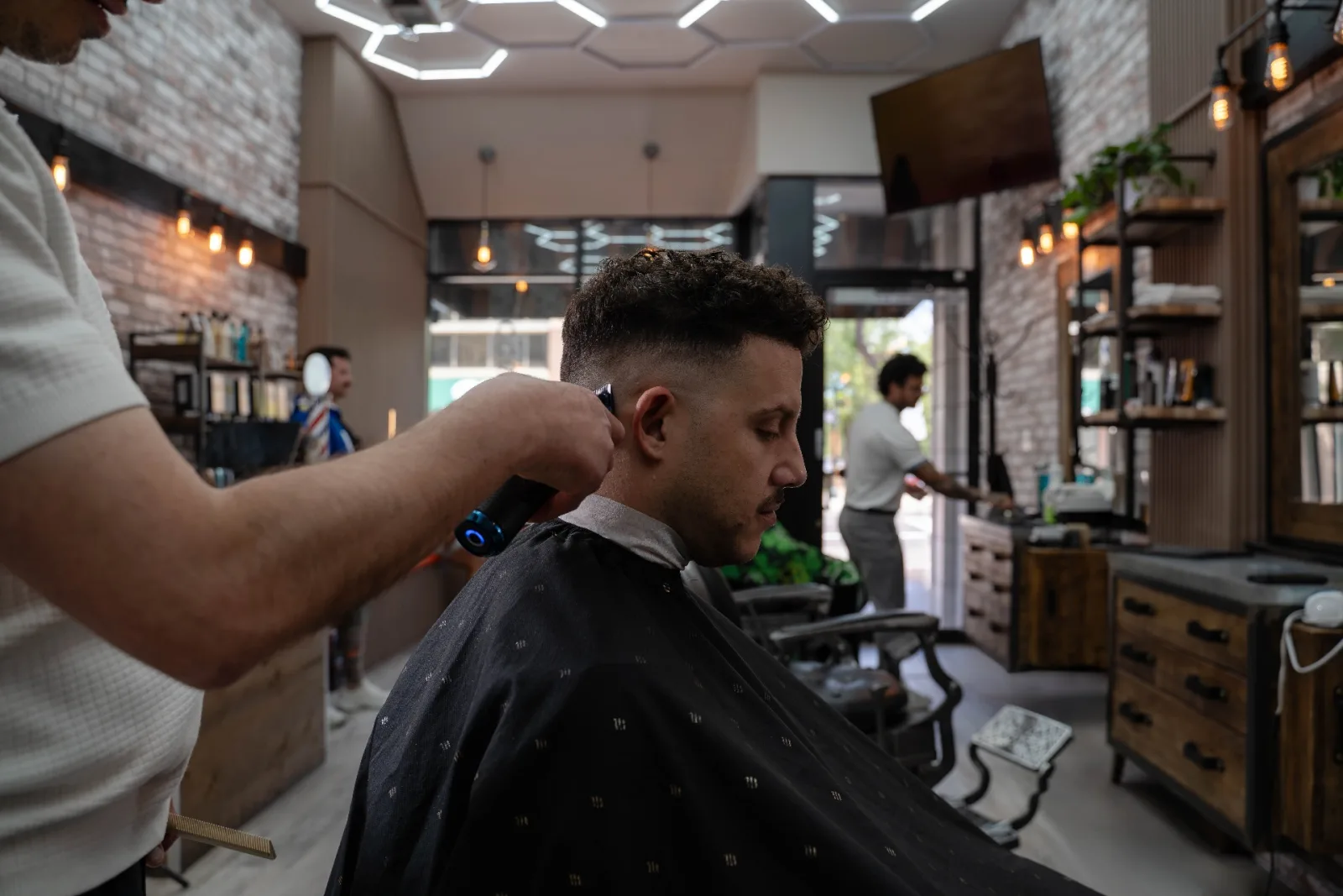 Best Barber for Curly & Textured Hair: Expert Tips